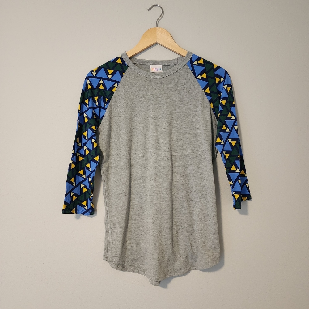 ✨2 for $5✨ Lularoe Casual 3/4 Length Shirt with Colorful Sleeves Size Small